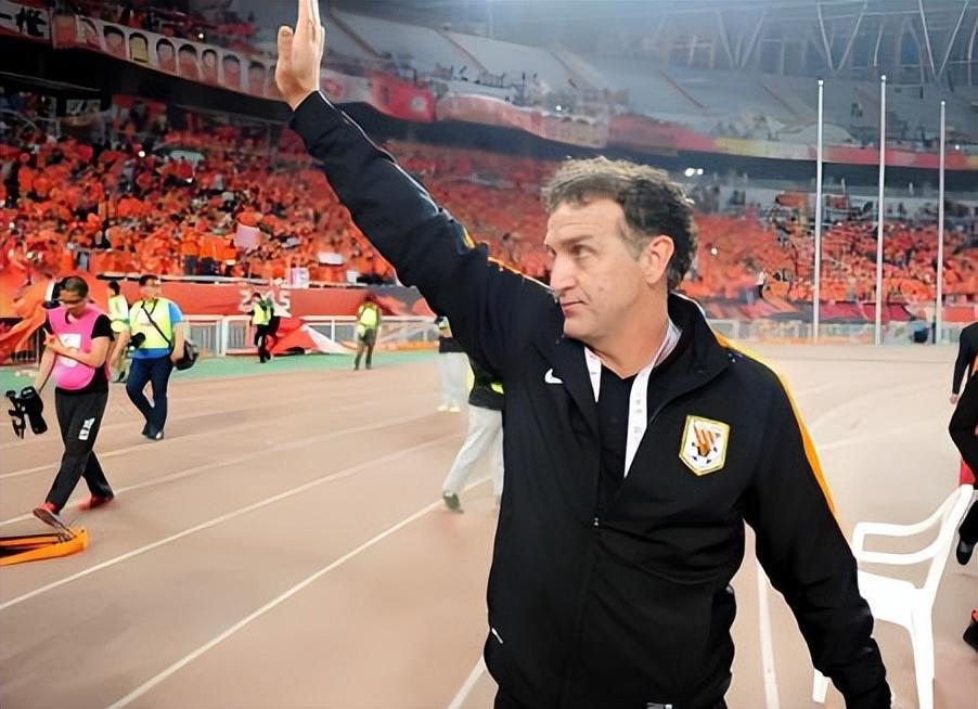 麻将胡了2-韩鹏出任鲁能教练组组长!宿茂臻又同时挂帅,队员到底该听谁的?